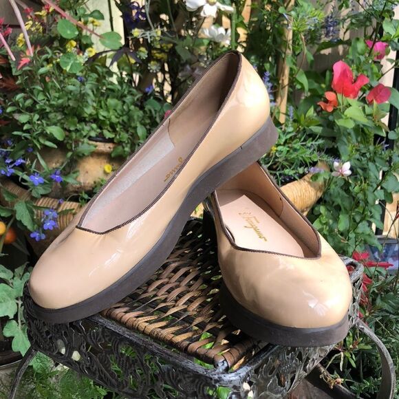 My Ferragamo Italian Designer Nude Patent Leather Flats - Picture 1 of 10
